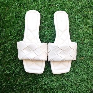 Lisa W White Woven Square Toe Cushion Mules Slides Flat Sandals Shoes